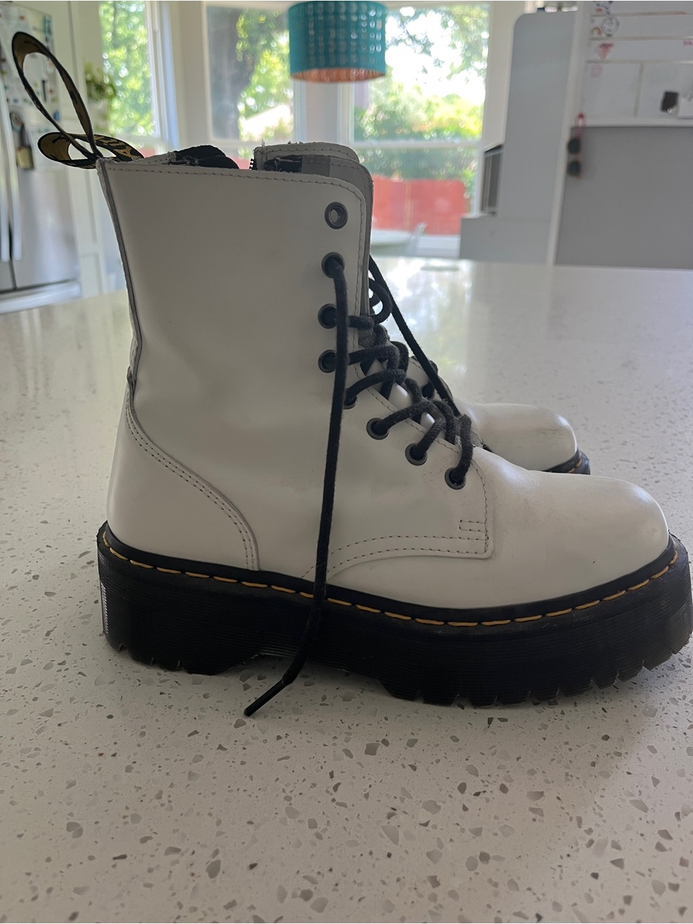 DR. MARTENS JADON BOOT SMOOTH LEATHER PLATFORMS - Picture 3 of 10